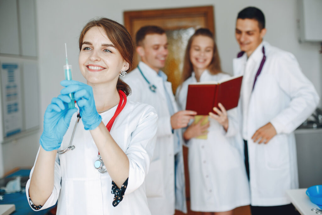 What qualifications are required to become a nurse