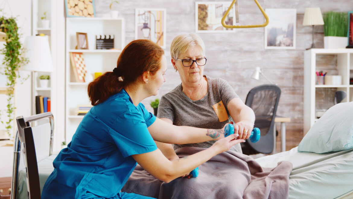 What qualifications are required to become a nurse